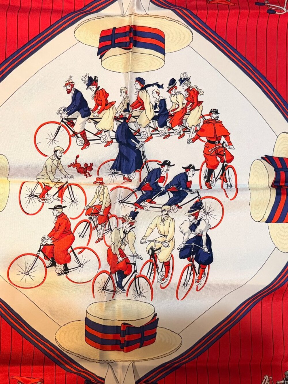 HERMES "LES BÈCANES" SILK SCARF - RARE 50y VINTAGE SCARF, from 1974, PRISTINE! - Picture 5 of 7